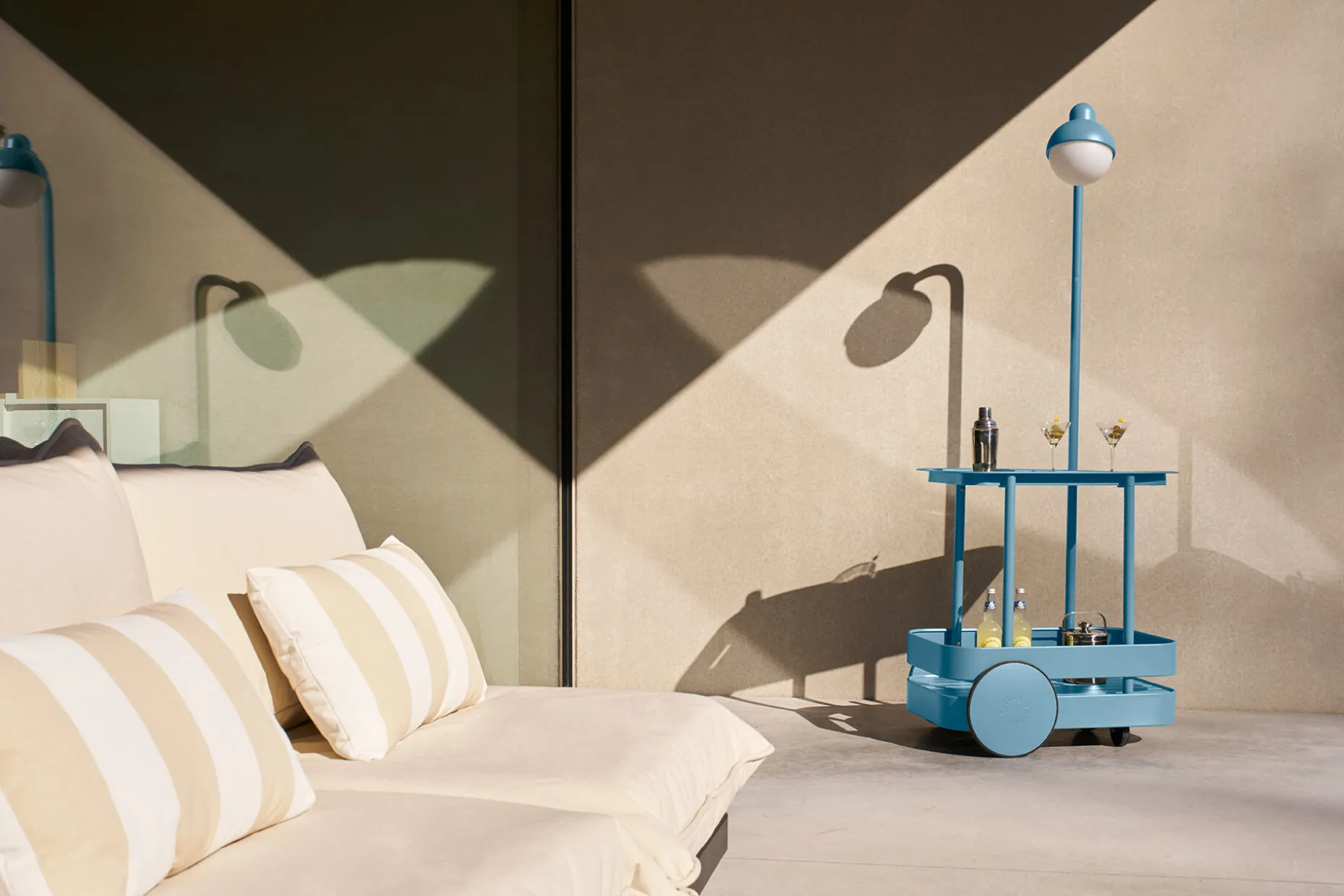 Jolly Trolley Table de bar mobile, bleu, 78x55x200 cm