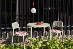 Toní Bistreau Petite table de jardin, beige, 80x80x76 cm